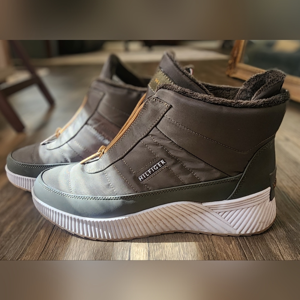Hunter Green High-Top Sneakers